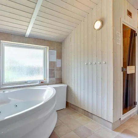 Karoliina - 900m From The Sea By Interhome Feriehus Bøtø By