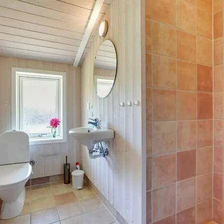 Karoliina - 900m From The Sea By Interhome Bøtø By